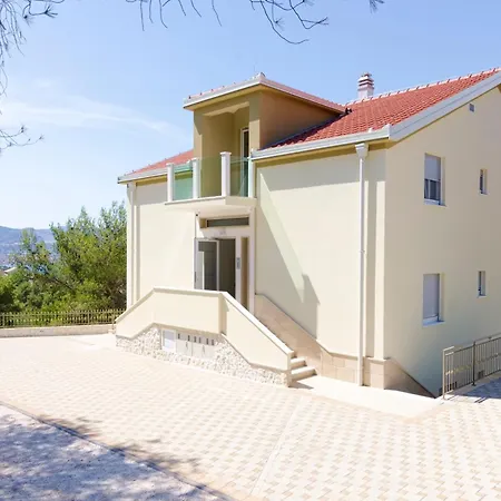 Luxury Star Lights - Heated Pool, Hot Tub, Gym, Billiard