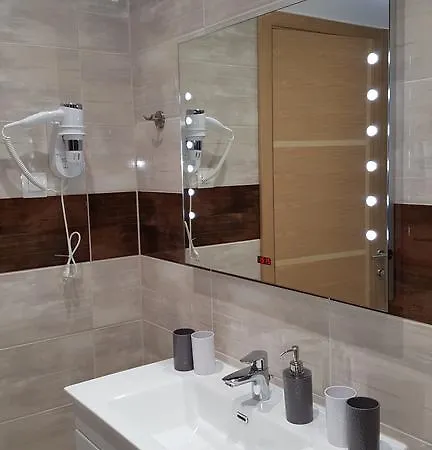 Luxury Star Lights - Heated Pool, Hot Tub, Gym, Billiard 트로기르