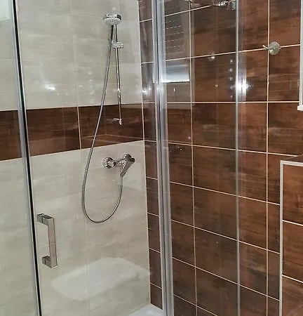 Luxury Star Lights - Heated Pool, Hot Tub, Gym, Billiard * 트로기르