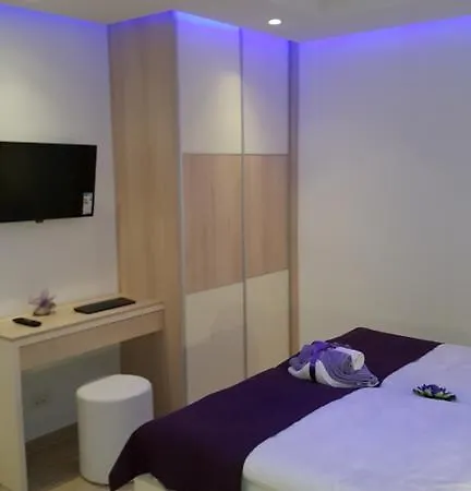 Luxury Star Lights - Heated Pool, Hot Tub, Gym, Billiard 트로기르