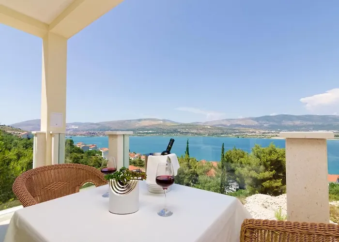 Luxury Star Lights - Heated Pool, Hot Tub, Gym, Billiard Villa Trogir