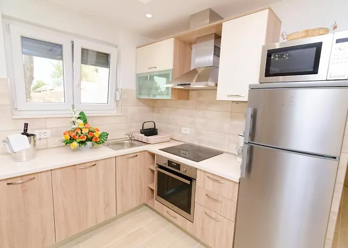 Luxury Star Lights - Heated Pool, Hot Tub, Gym, Billiard * Trogir