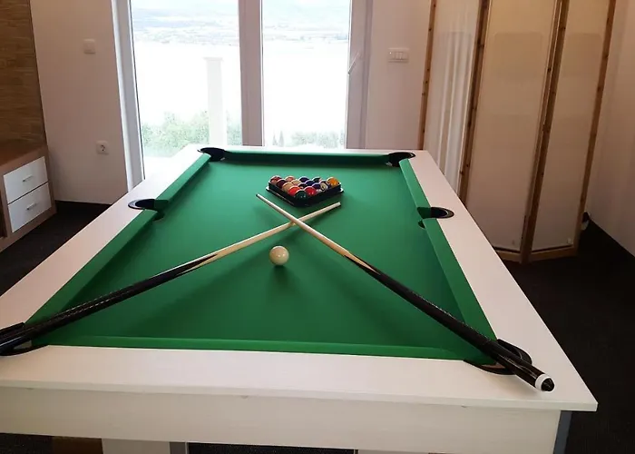 Villa Luxury Star Lights - Heated Pool, Hot Tub, Gym, Billiard Trogir