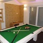 Villa Luxury Star Lights - Heated Pool, Hot Tub, Gym, Billiard *