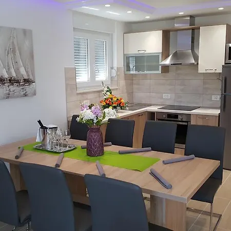 Luxury Star Lights - Heated Pool, Hot Tub, Gym, Billiard * 特罗吉尔