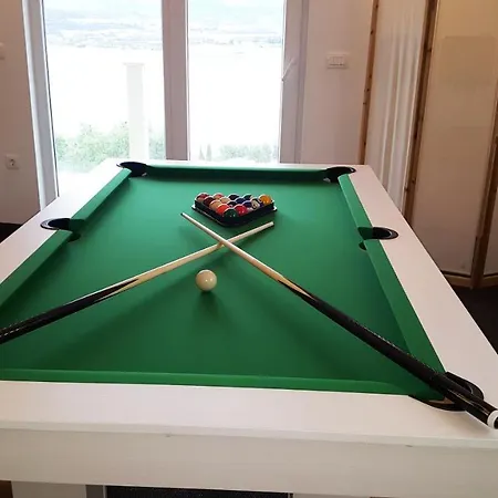 Willa Luxury Star Lights - Heated Pool, Hot Tub, Gym, Billiard Trogir