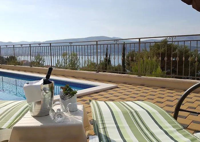 Vila Luxury Star Lights - Heated Pool, Hot Tub, Gym, Billiard Trogir