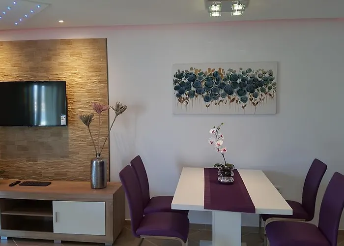 Luxury Star Lights - Heated Pool, Hot Tub, Gym, Billiard