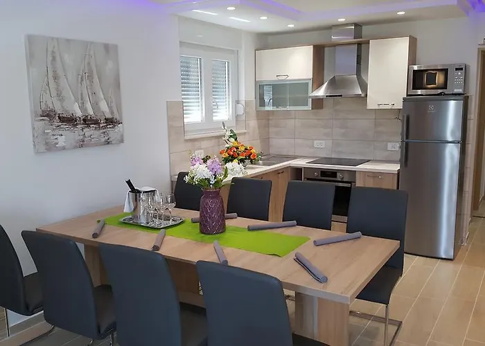 Luxury Star Lights - Heated Pool, Hot Tub, Gym, Billiard * Trogir