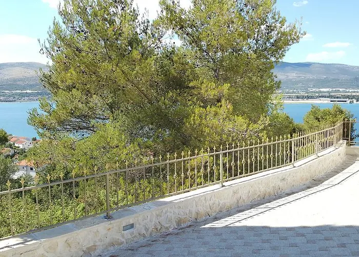 Vila Luxury Star Lights - Heated Pool, Hot Tub, Gym, Billiard