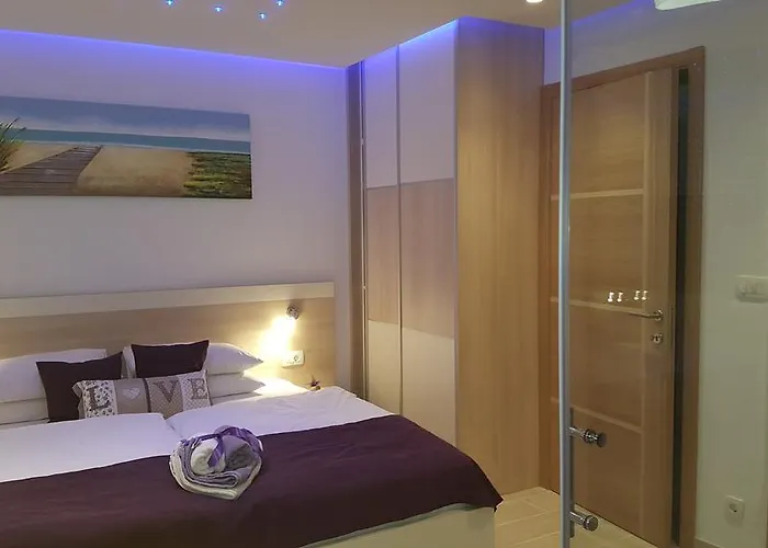 Vila Luxury Star Lights - Heated Pool, Hot Tub, Gym, Billiard *