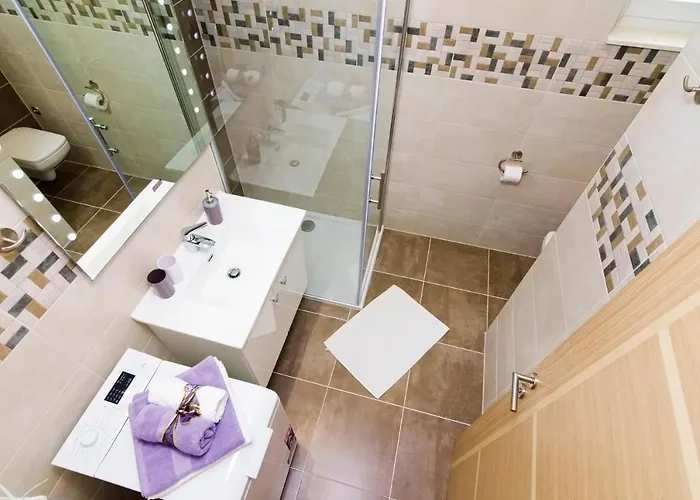 Luxury Star Lights - Heated Pool, Hot Tub, Gym, Billiard