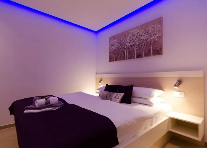 Luxury Star Lights - Heated Pool, Hot Tub, Gym, Billiard Vila