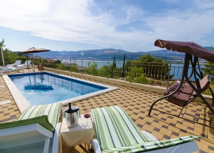 Villa Luxury Star Lights - Heated Pool, Hot Tub, Gym, Billiard *