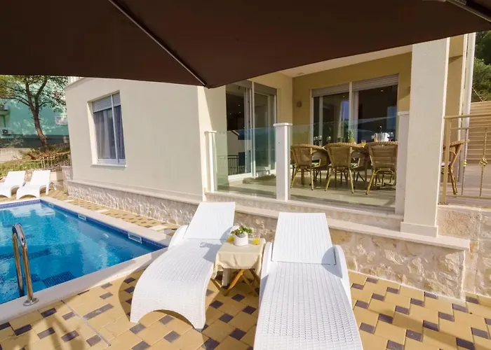 Vila Luxury Star Lights - Heated Pool, Hot Tub, Gym, Billiard *