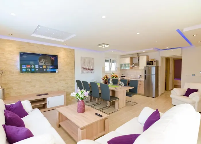 Villa Luxury Star Lights - Heated Pool, Hot Tub, Gym, Billiard *