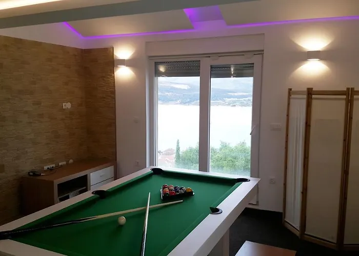 Vila Luxury Star Lights - Heated Pool, Hot Tub, Gym, Billiard Trogir