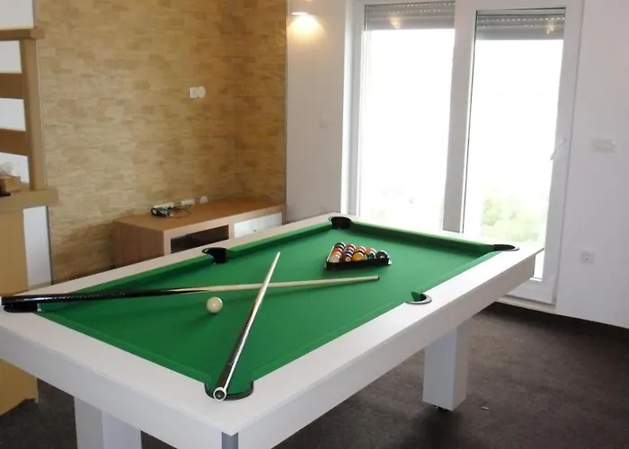 Villa Luxury Star Lights - Heated Pool, Hot Tub, Gym, Billiard Trogir