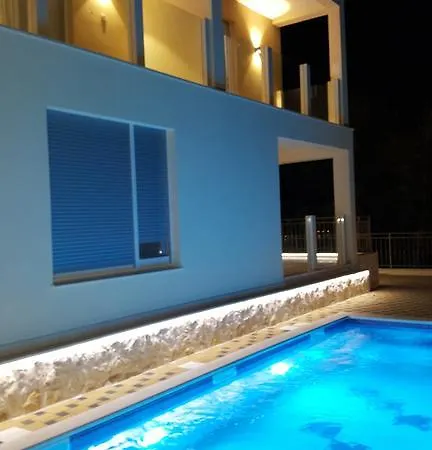 Luxury Star Lights - Heated Pool, Hot Tub, Gym, Billiard