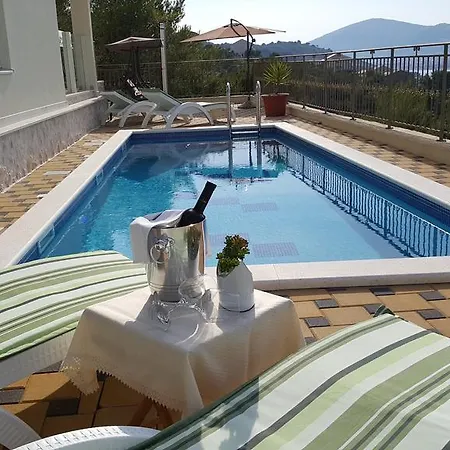 Villa Luxury Star Lights - Heated Pool, Hot Tub, Gym, Billiard