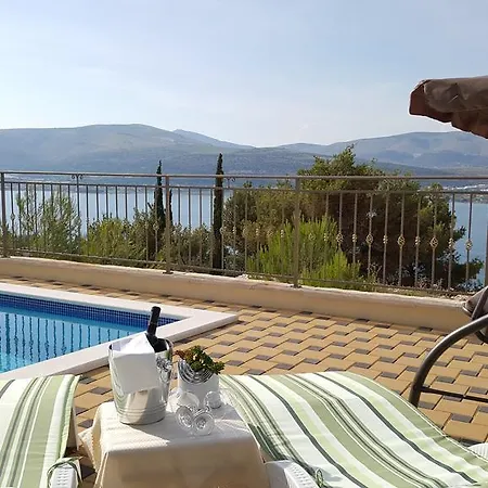 Luxury Star Lights - Heated Pool, Hot Tub, Gym, Billiard *