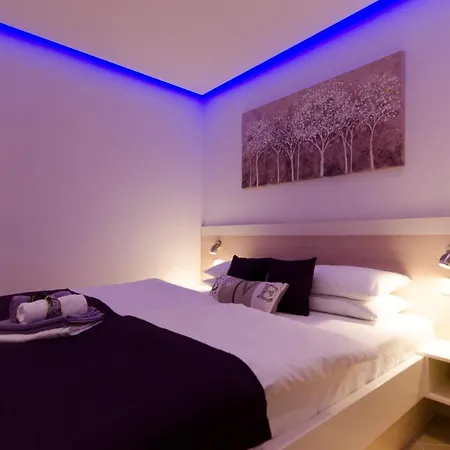 Luxury Star Lights - Heated Pool, Hot Tub, Gym, Billiard Villa