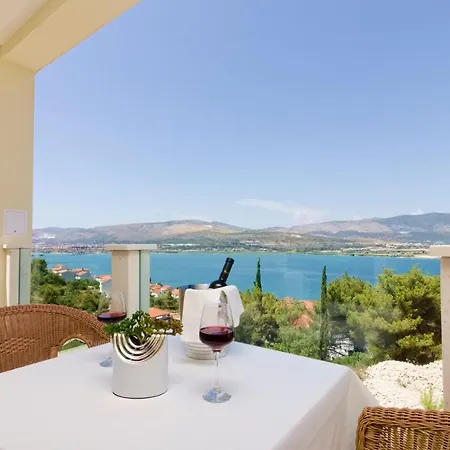 Luxury Star Lights - Heated Pool, Hot Tub, Gym, Billiard Villa Trogir