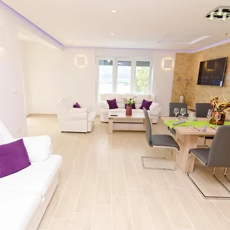 Luxury Star Lights - Heated Pool, Hot Tub, Gym, Billiard Trogir