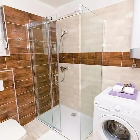 Luxury Star Lights - Heated Pool, Hot Tub, Gym, Billiard Villa Trogir