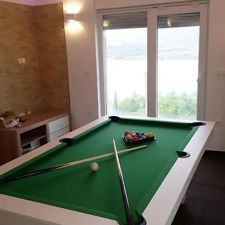 Luxury Star Lights - Heated Pool, Hot Tub, Gym, Billiard *